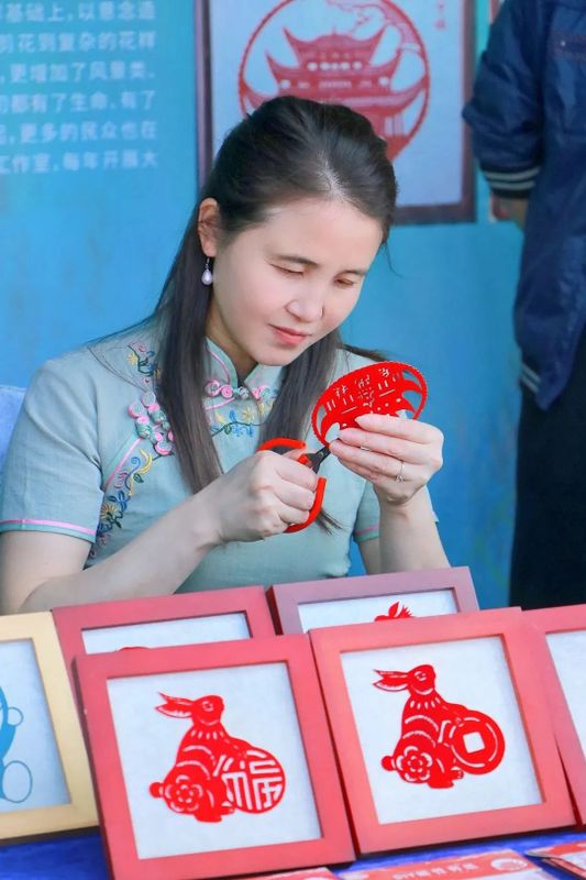 关于茶香洞庭 春满巴陵 2023岳阳“茶绿樱花红·洞庭春”茶文化节隆重举行的资讯(8)