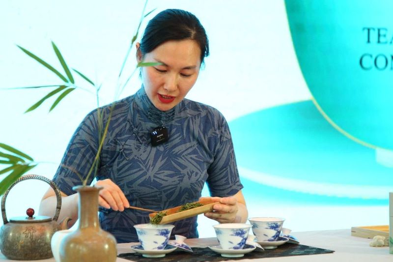 关于30余名茶艺师同台切磋,2023首届安徽省茶艺师大赛真精彩的相关信息(6)