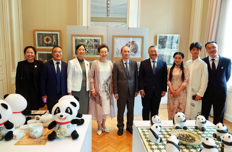 有关于四川青年茶人欧盟使团开讲茶文化的相关内容(7)