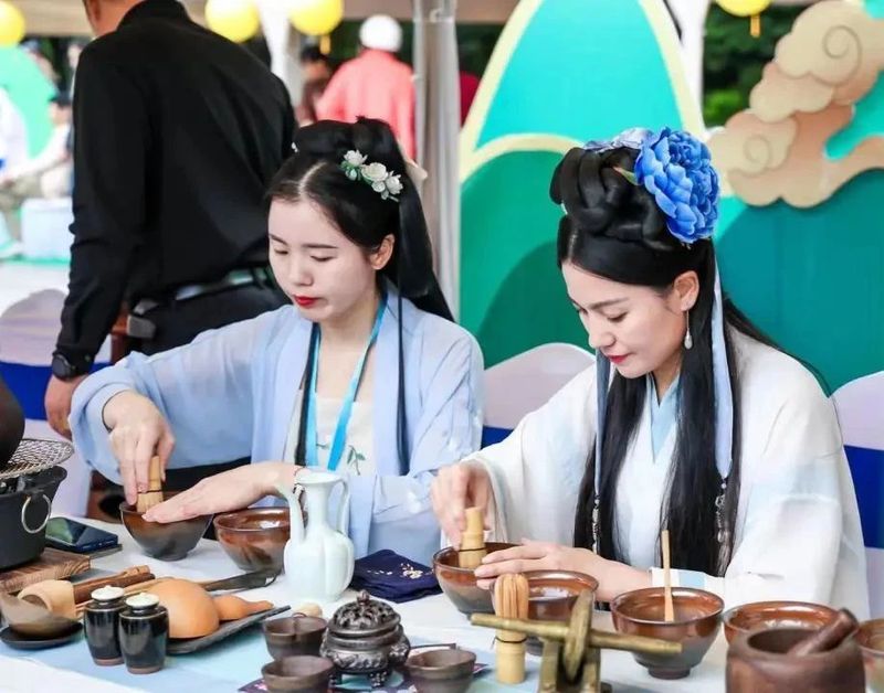 关于老茶种 焕金颜 ——“红色汝城 白毛茶香”2023首届中国汝城白毛茶文化节开幕的相关信息(20)