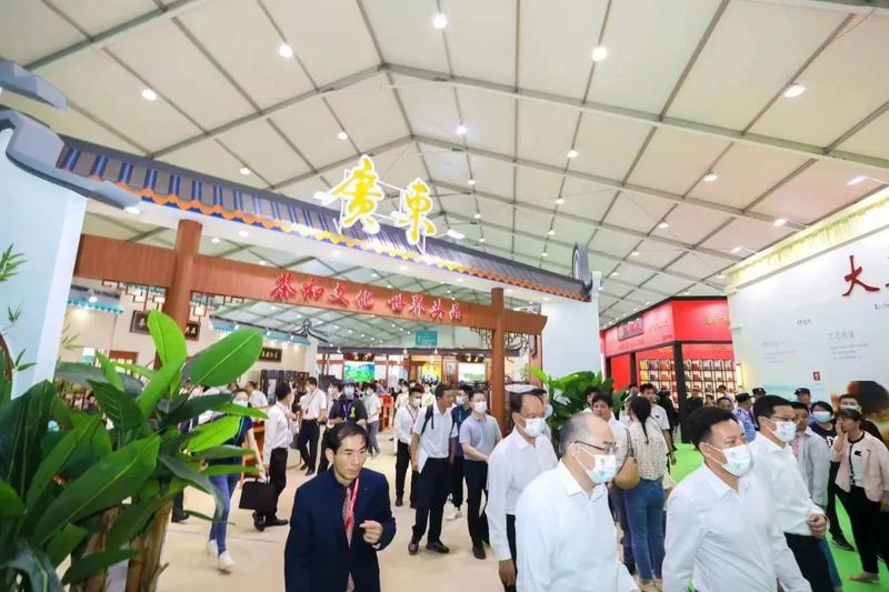 关于单丛茶韵千年,粤茶香满天下 2023潮州工夫茶大会开幕的新闻(9)