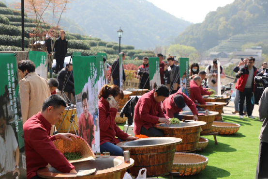 关于2023西湖龙井春茶节成功举办 力推西湖龙井茶人类非遗保护传承的相关内容(1)