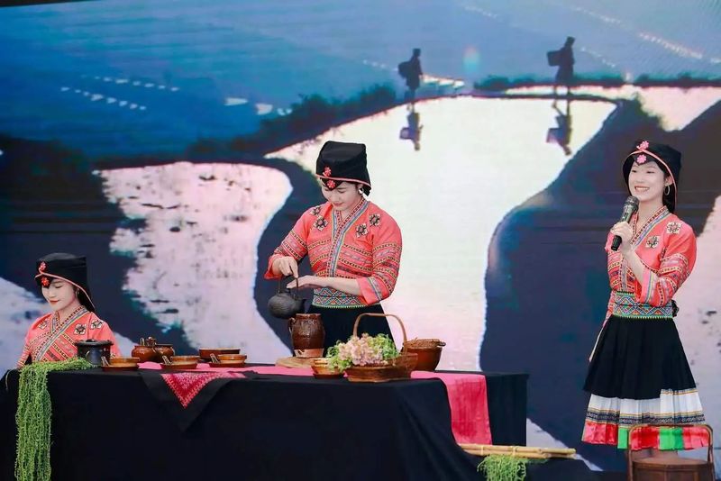 有关于民族风，中国茶；中国茶，世界品——首届民族茶艺大赛在景宁畲族自治县举行的资讯(24)