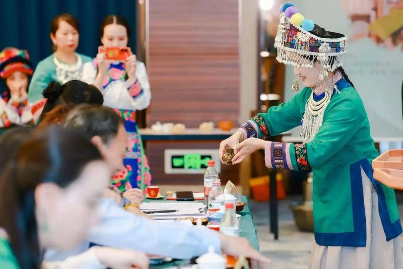 有关于民族风，中国茶；中国茶，世界品——首届民族茶艺大赛在景宁畲族自治县举行的资讯(34)