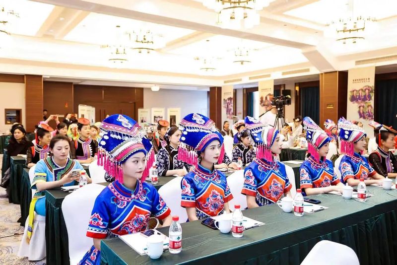 有关于民族风，中国茶；中国茶，世界品——首届民族茶艺大赛在景宁畲族自治县举行的资讯(4)