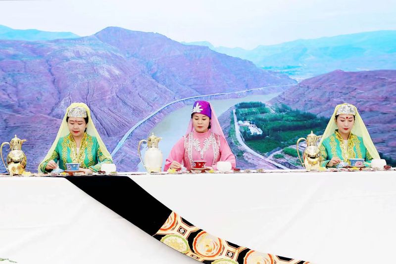 有关于民族风，中国茶；中国茶，世界品——首届民族茶艺大赛在景宁畲族自治县举行的资讯(21)