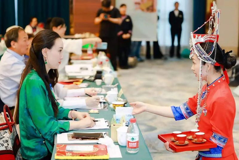 有关于民族风，中国茶；中国茶，世界品——首届民族茶艺大赛在景宁畲族自治县举行的资讯(36)