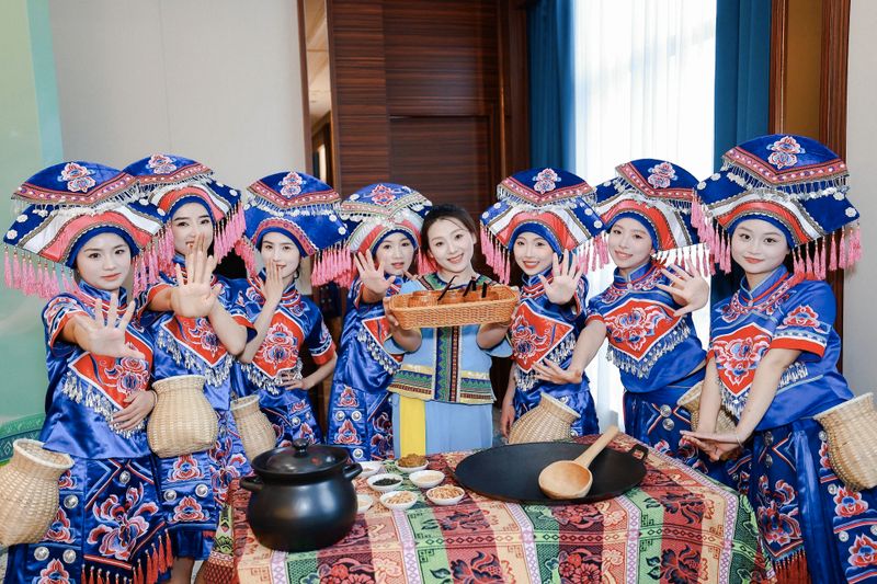 有关于民族风，中国茶；中国茶，世界品——首届民族茶艺大赛在景宁畲族自治县举行的资讯(38)