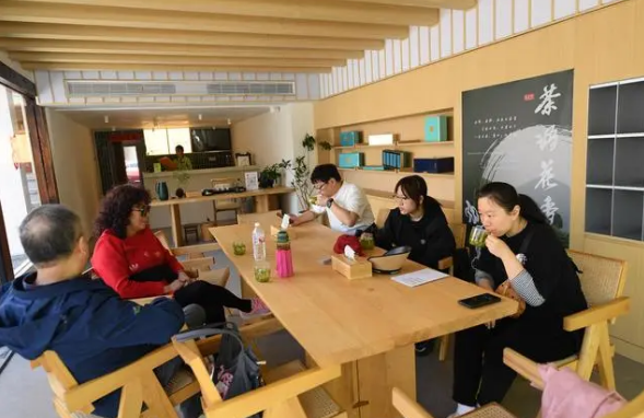 关于春到余村 茶园吐新的信息(14)