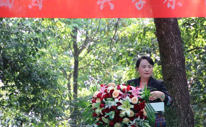 关于春绘勐海 共享茶香，勐海县格朗和乡南糯山古茶山春茶开采节举行的新闻(4)