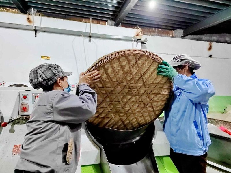 有关于不负好春光！湄潭高原春雪茶叶飘香的新闻(2)