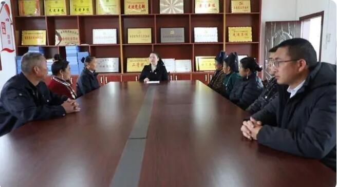 有关于丹寨：理论宣讲 “进茶园”“进乡村”的内容(1)