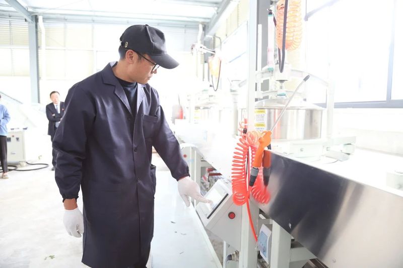 关于“共富茶坊”建成投产，上虞高山村飘出共富新茶香的资讯(3)