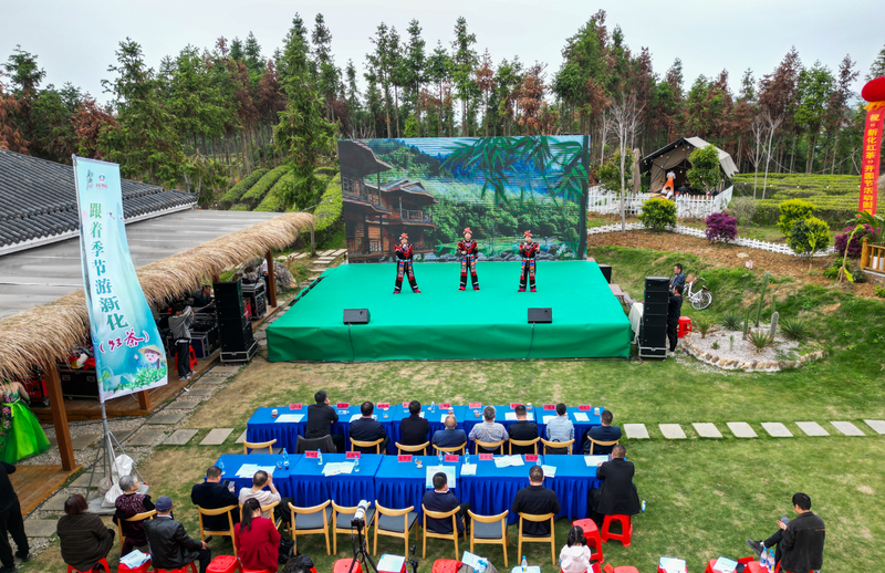 关于“跟着季节游新化”暨新化红茶开园节启动:深化文旅和茶产深度融合!的内容