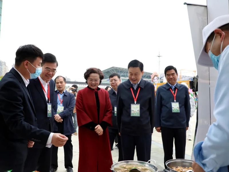 关于“以茶之名 香满苏州”信阳城市推介会在苏州启动的内容(2)