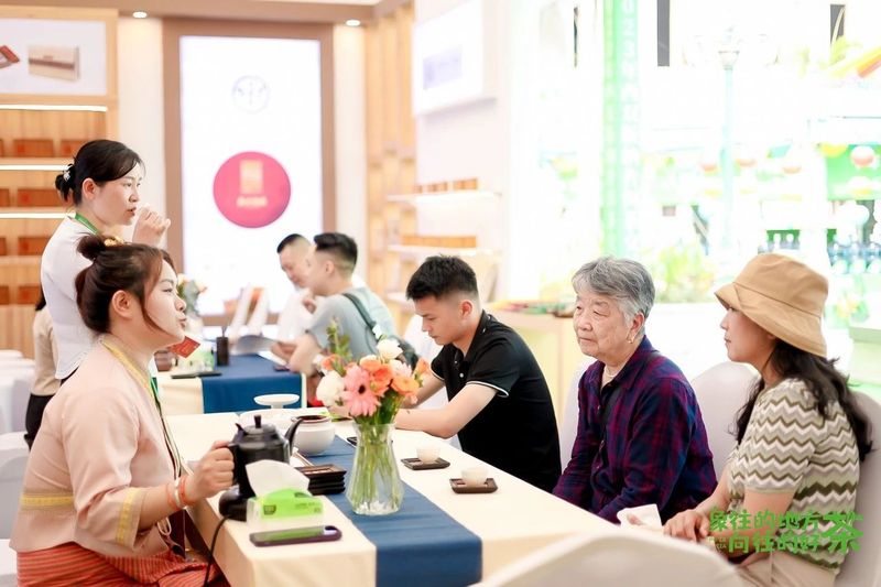 关于走,去喝茶,2023西双版纳普洱茶交易会正在进行中的相关内容(18)