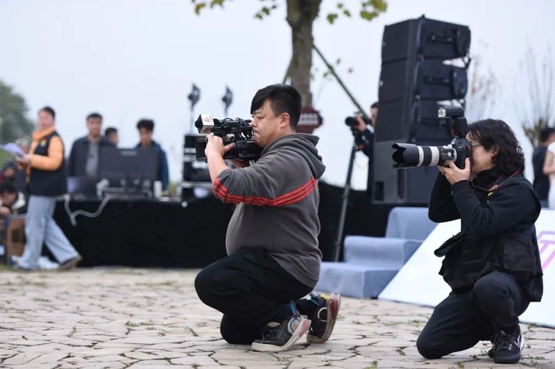 关于主流媒体和自媒体聚焦中国·沐川紫茶节的资讯(2)