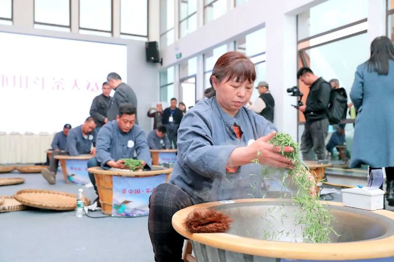 有关于2023年中国·沐川紫茶节  斗茶大赛显身手 传统技艺茶飘香的内容(2)