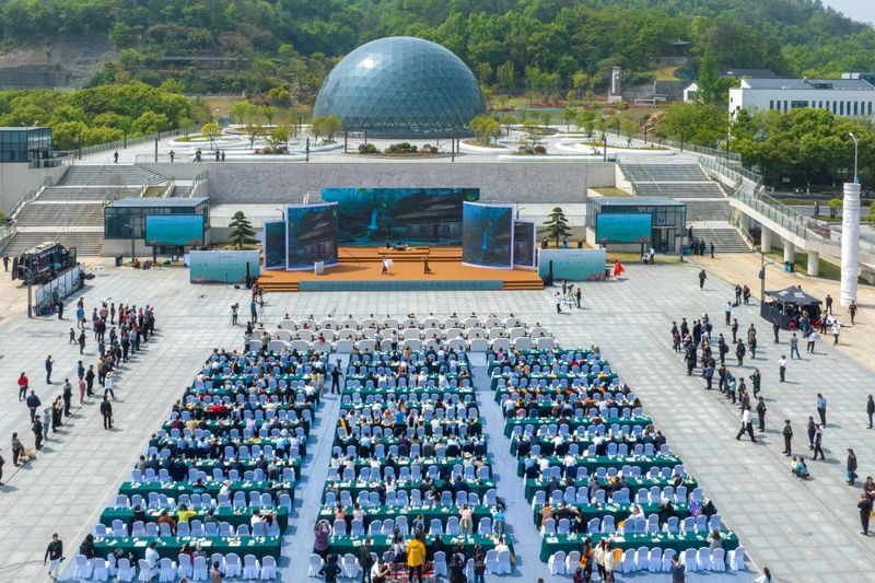 关于新昌：全方位赋能打造富民“金叶子”的消息(1)