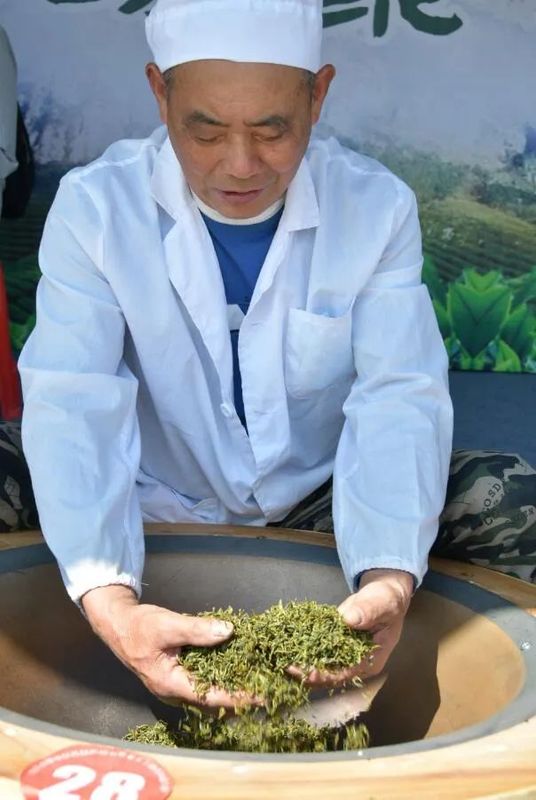 有关于春意浓 摘新绿 庐山云雾茶“开采节”正式拉开序幕的相关信息(11)