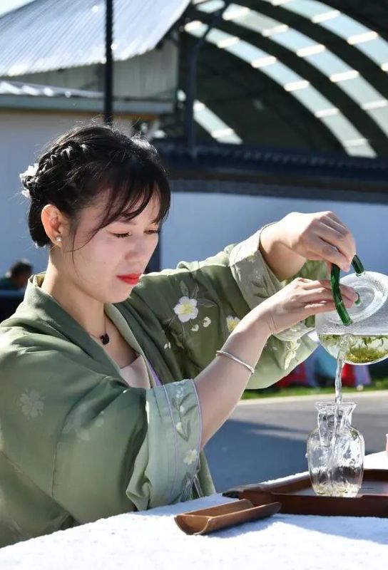 有关于春意浓 摘新绿 庐山云雾茶“开采节”正式拉开序幕的相关信息(14)