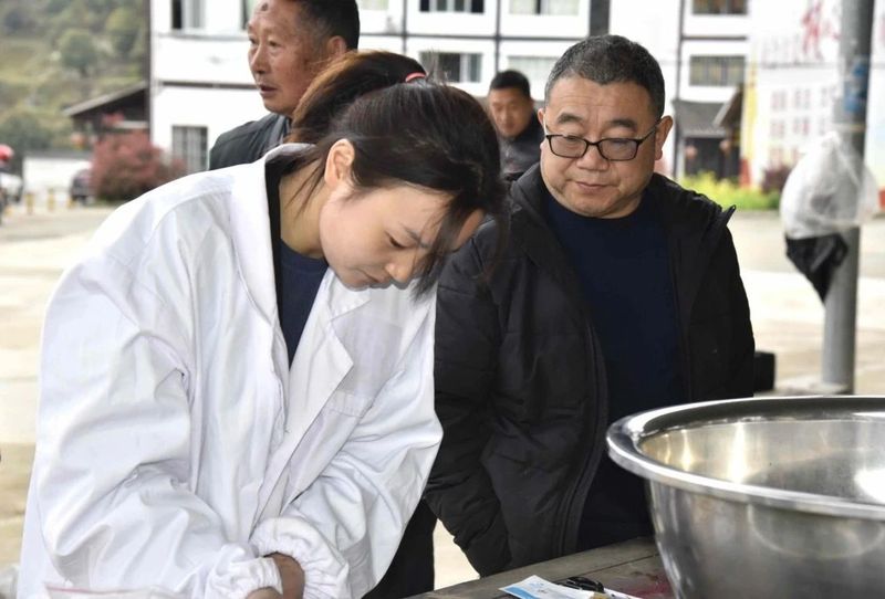 有关于春茶飘香！湄潭茶青交易市场火爆的信息(5)