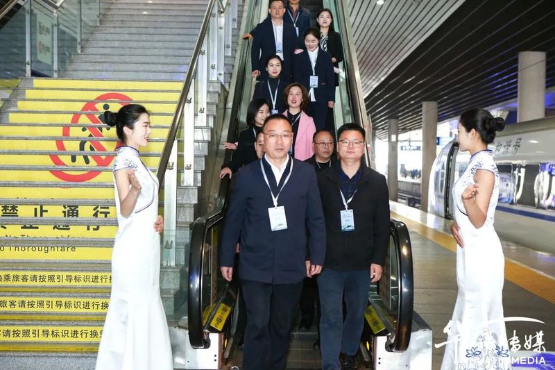 有关于热烈祝贺“理真·蒙顶山茶”高铁专列首发的消息(14)