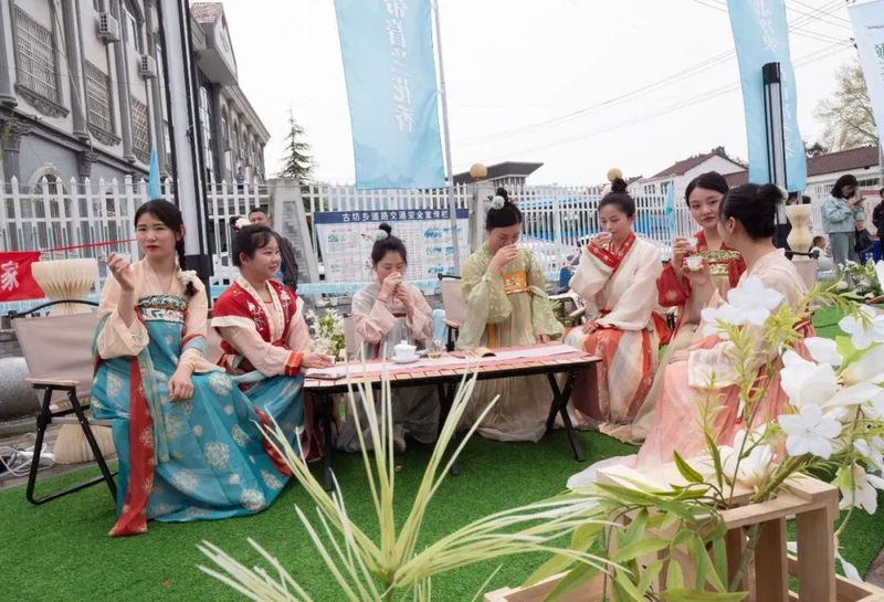 关于2024岳西翠兰开园节暨翠兰仙子古坊巡游会成功举办的新闻(23)