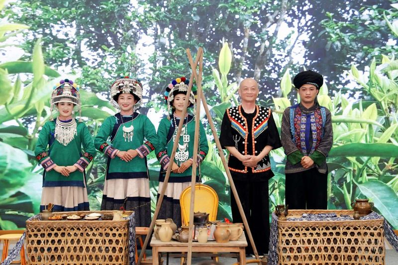 关于景东县无量山彝族烤茶获首届民族茶艺大赛银奖！的资讯(7)