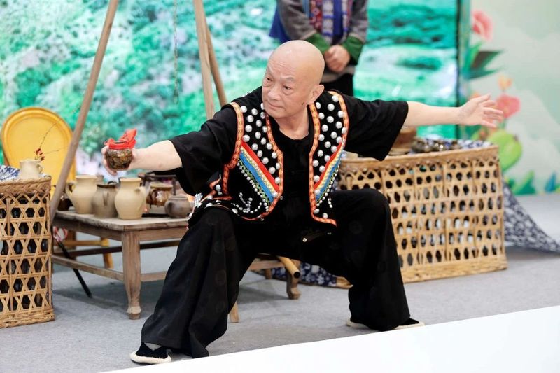 关于景东县无量山彝族烤茶获首届民族茶艺大赛银奖！的资讯(8)