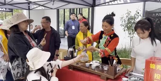 关于2024 凤庆红茶节 觐拜“锦秀茶尊” 共赴一场千年之约的新闻(2)