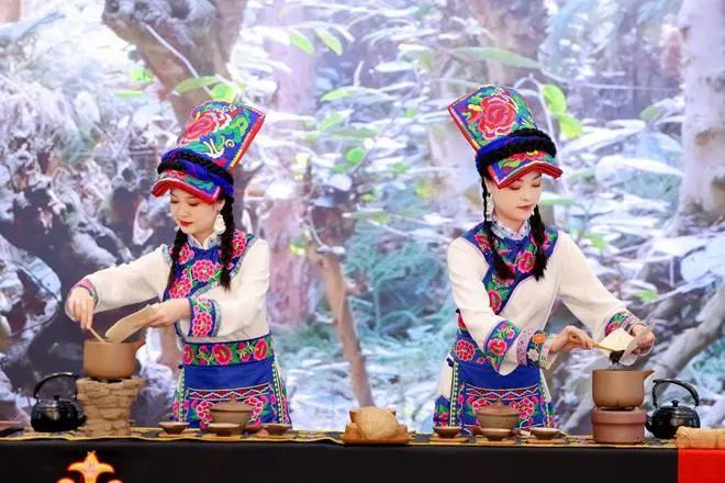 关于首届民族茶艺大赛隆重举行的消息(3)