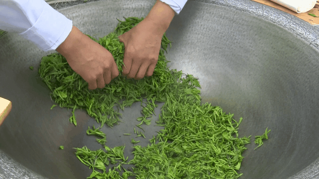 关于40名镇巴“高手”切磋“铁砂掌”的相关信息(2)