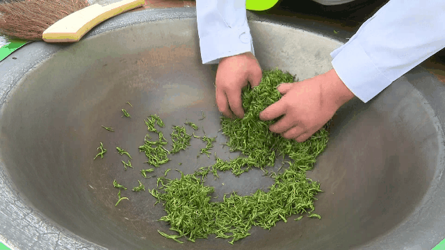 关于40名镇巴“高手”切磋“铁砂掌”的相关信息(3)