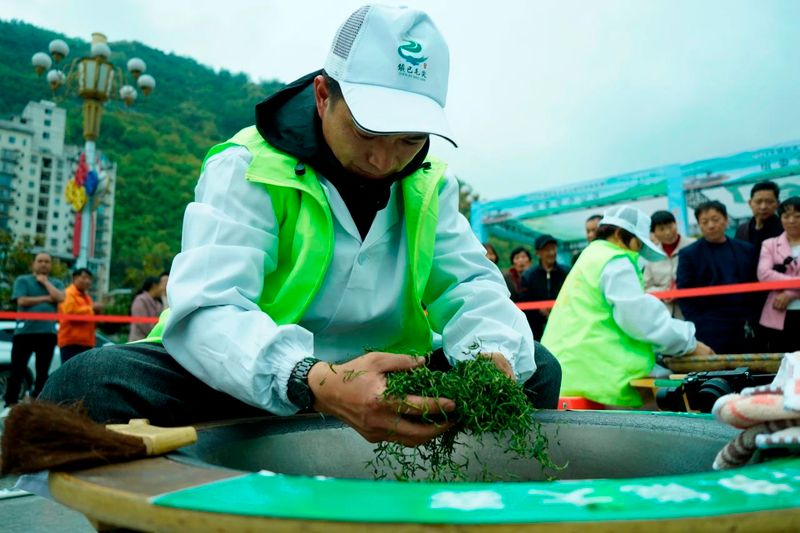 关于40名镇巴“高手”切磋“铁砂掌”的相关信息(4)