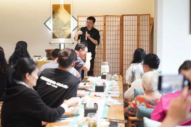 关于易解《茶经》活动四川站第一场在茶文化公园举行的内容