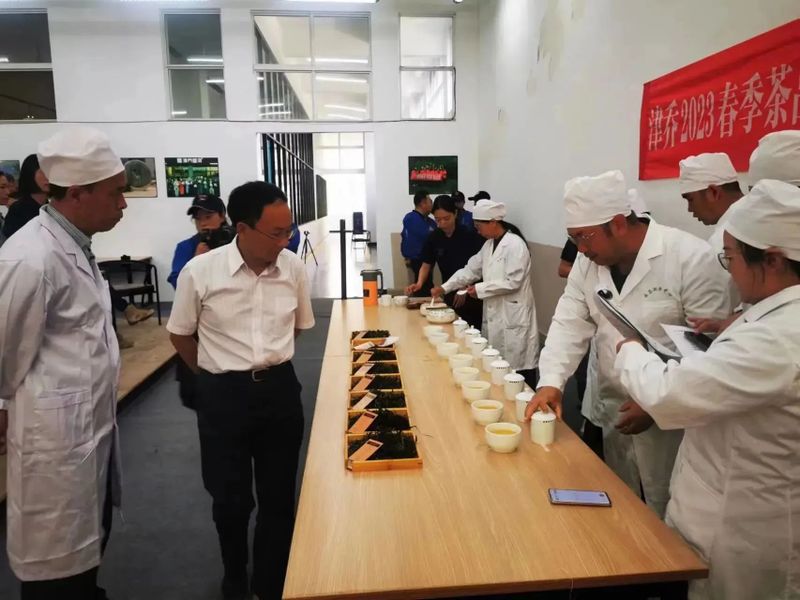 关于冰岛1485古茶园”开采仪式暨云南首家区块链技术与北斗卫星定位春茶质量保荐溯源启动仪式在双江县冰岛老寨举行的消息(8)