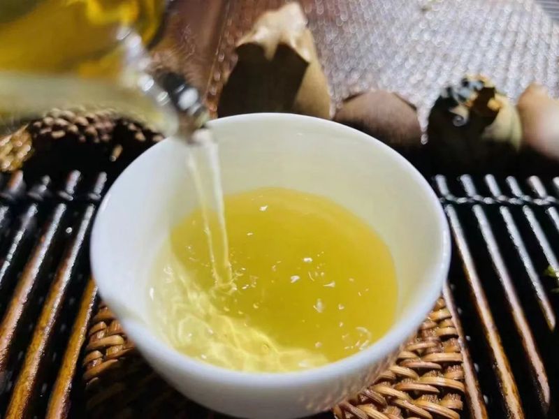 有关于三月春茶绿，景谷县“酸枣树”茶开采啦！的新闻(11)