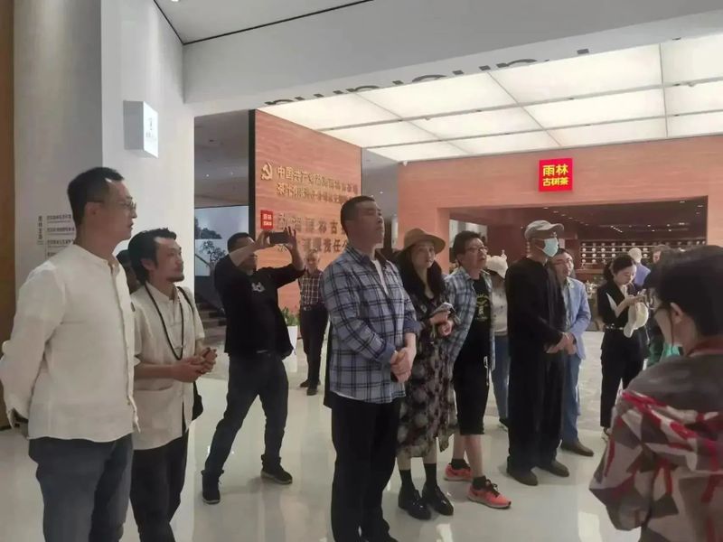 关于普洱茶产业经济发展研讨会暨首届普洱茶企业家论坛成功举办的资讯(35)
