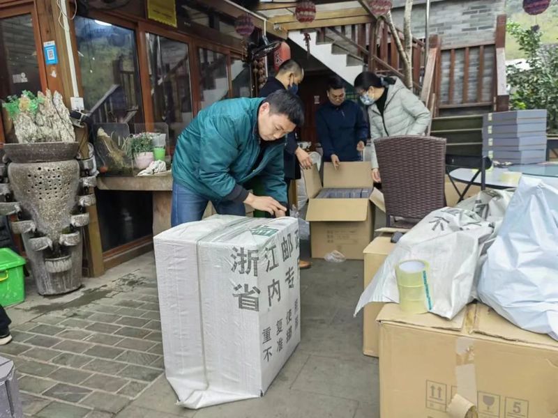 关于龙井采摘正当时，邮政护航春茶季的新闻(3)