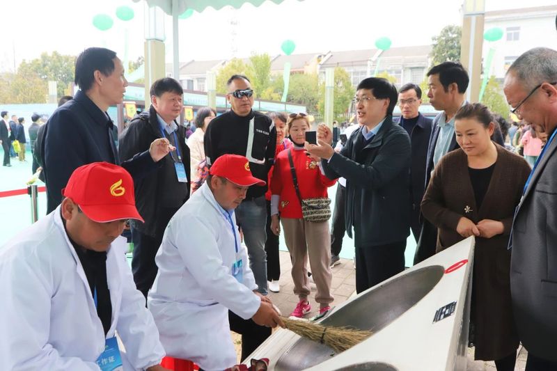 有关于统筹“三茶”发展 助推乡村振兴—2023年舒城小兰花茶文化旅游节盛大启幕的相关内容(9)