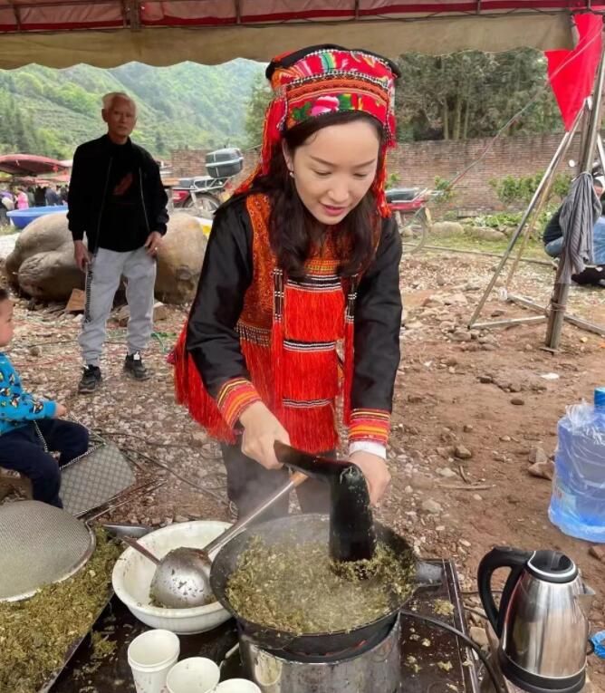 关于平乐县青龙乡首届采茶节活动丰富多彩的资讯(10)
