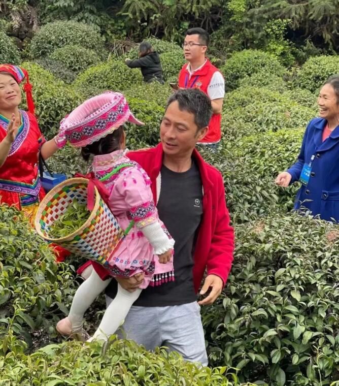 关于平乐县青龙乡首届采茶节活动丰富多彩的资讯(17)