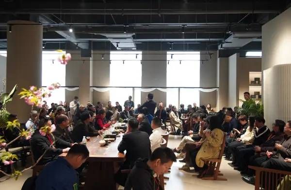 有关于见证实力 共谋发展 雅茶集团组织各地经销商、企业家到雅参观的相关信息(10)