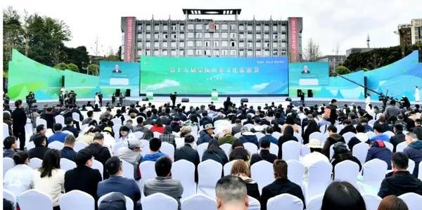 有关于见证实力 共谋发展 雅茶集团组织各地经销商、企业家到雅参观的相关信息