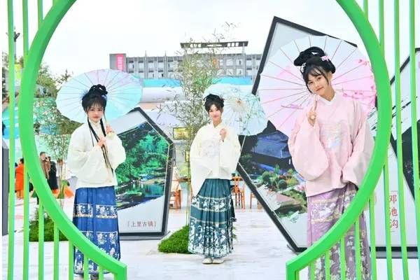 有关于见证实力 共谋发展 雅茶集团组织各地经销商、企业家到雅参观的相关信息(6)