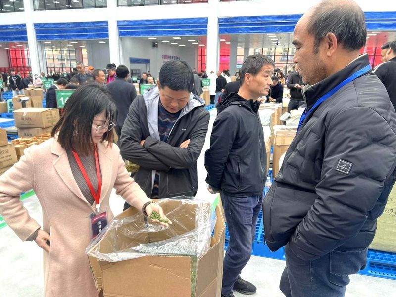 有关于湄潭:中国贵州茶叶交易中心迎客忙的最新消息(3)