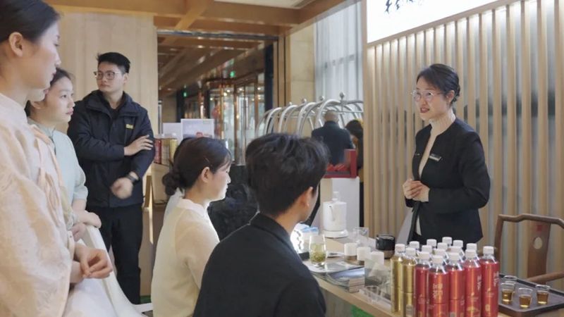 有关于第二届中国双世遗名山对话  茶韵十足的新闻(4)