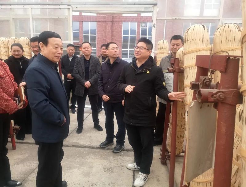 关于谭仲池到安化县调研茶产业发展暨非遗申报工作的信息