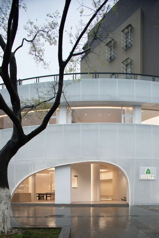 有关于安吉白茶：两山间，听风煮茶的消息(2)